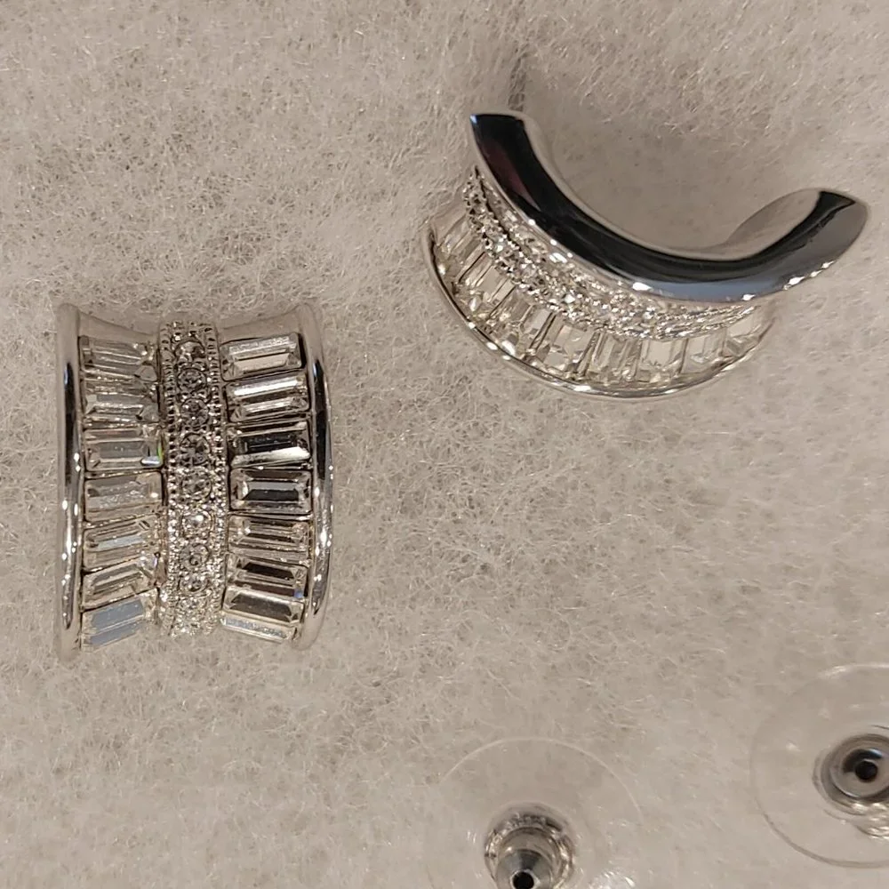 Nolan Miller stud earrings with backs, signed - Picture 4 of 16